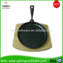 Wholesale round pre-seasoned sizzling pan with wooden base